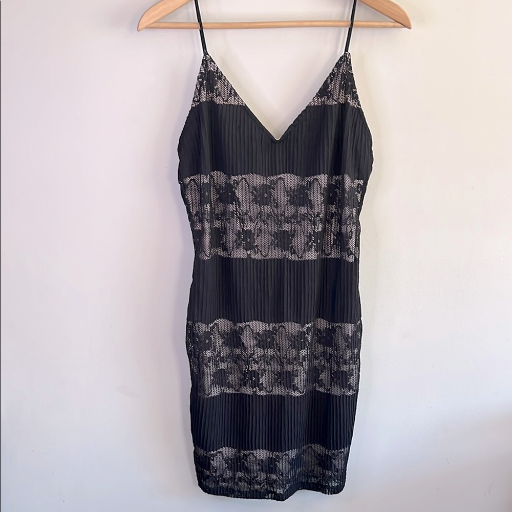 DYNAMITE NWOT Size Large BLACK Lace Slip Dress Baddie Club‎